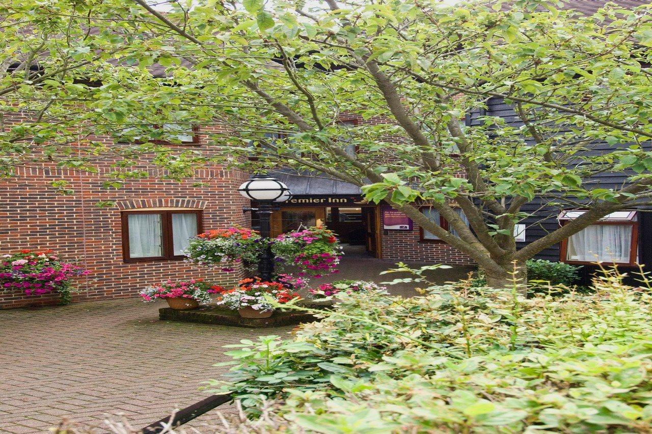Premier Inn Тонбридж Екстериор снимка