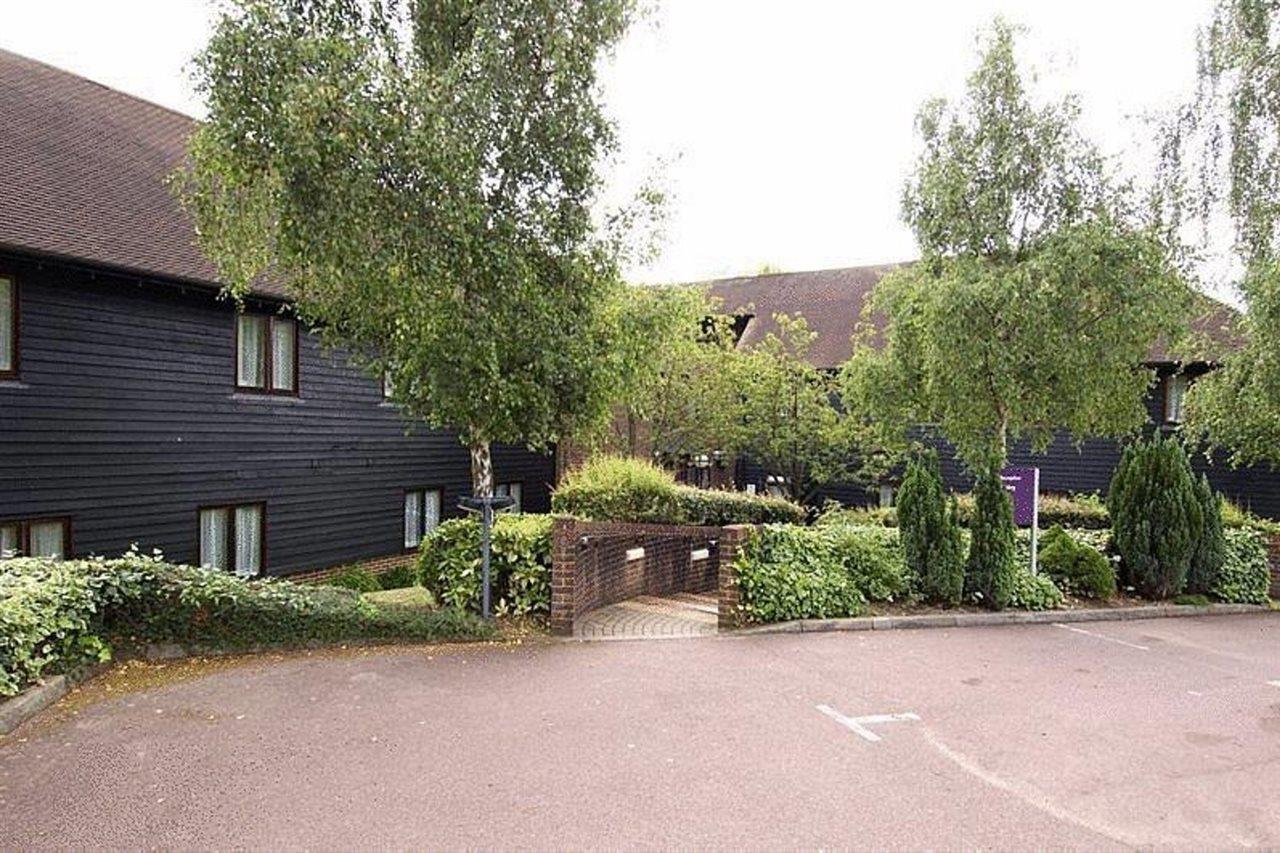 Premier Inn Тонбридж Екстериор снимка