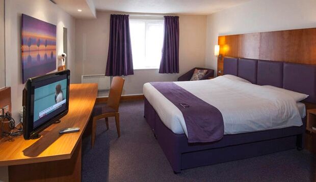 Premier Inn Тонбридж Екстериор снимка